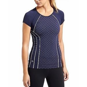 NWT Athleta Women’s Finish Fast Line Tee S $59